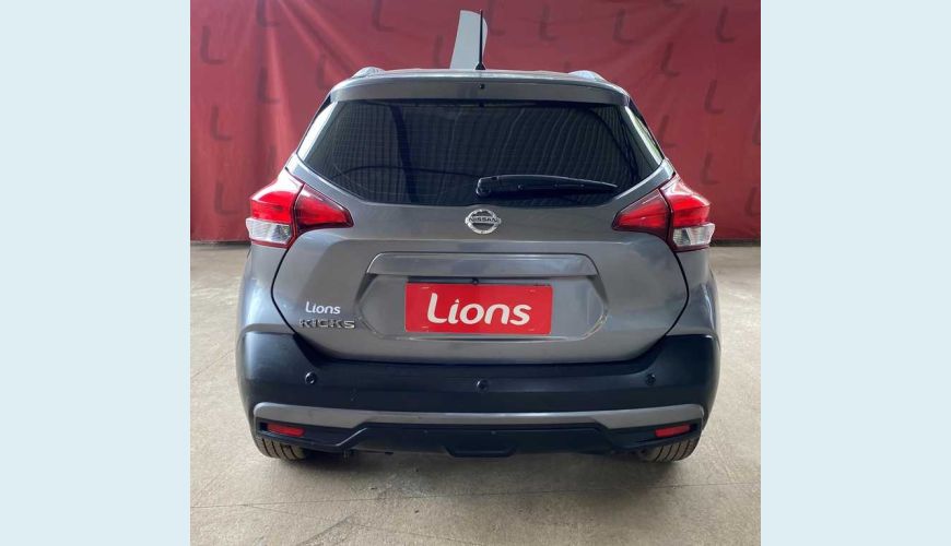 NISSAN KICKS 1.6 S (FLEX) - CINZA - 2018 Foto 5 (Grande)