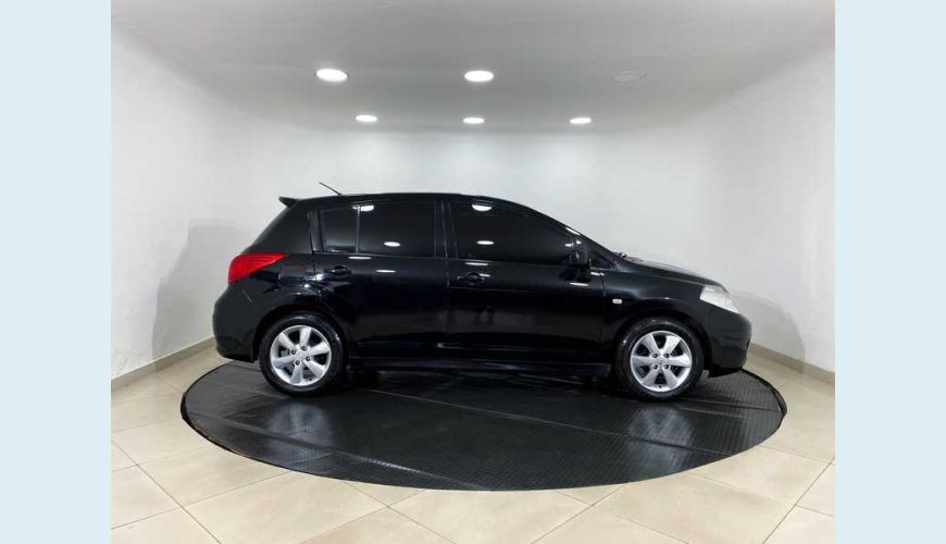 NISSAN TIIDA SL 1.8 (FLEX) (AUT) - PRETO - 2012 Foto 5 (Grande)