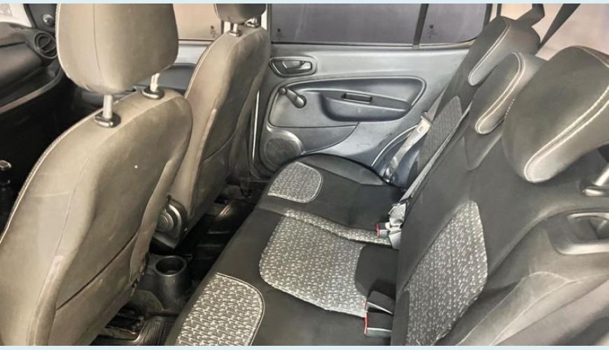 FIAT UNO ATTRACTIVE 1.0 - PRATA - 2021 Foto 5 (Grande)