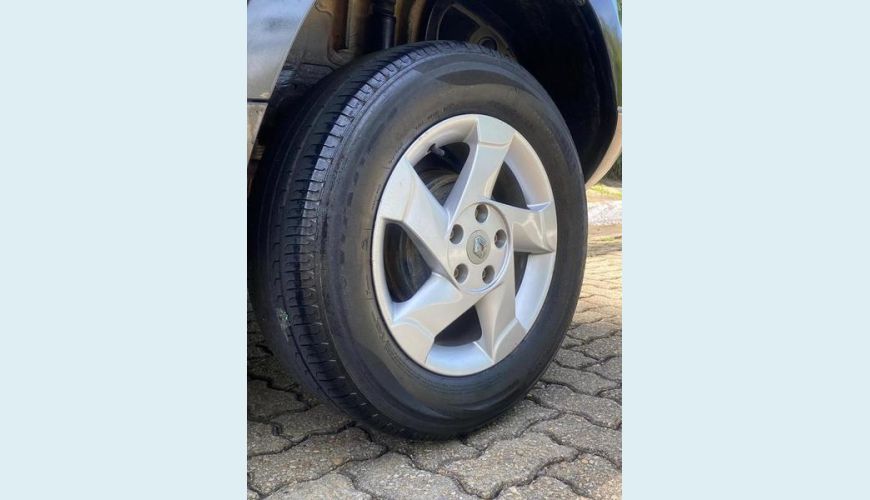 RENAULT DUSTER 20 D 4X2A - PRETO - 2015 Foto 5 (Grande)