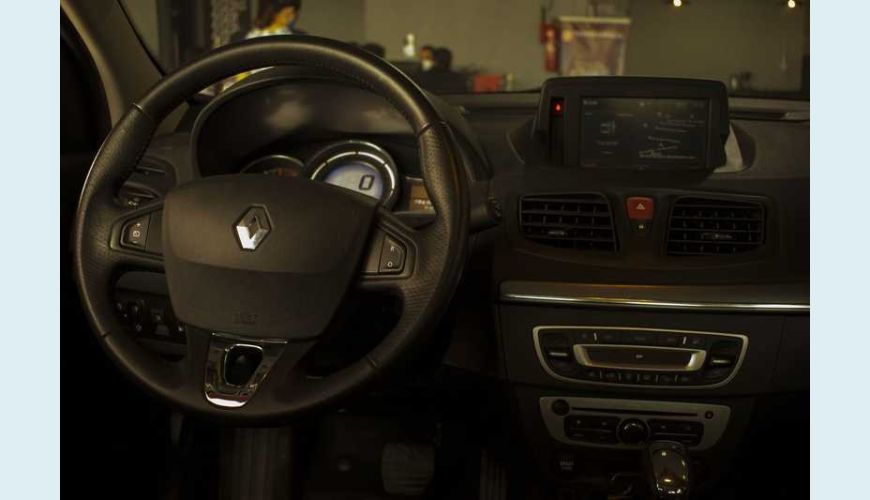 RENAULT FLUENCE 2.0 16V PRIVILEGE X-TRONIC (FLEX) - PRETO - 2017 Foto 5 (Grande)