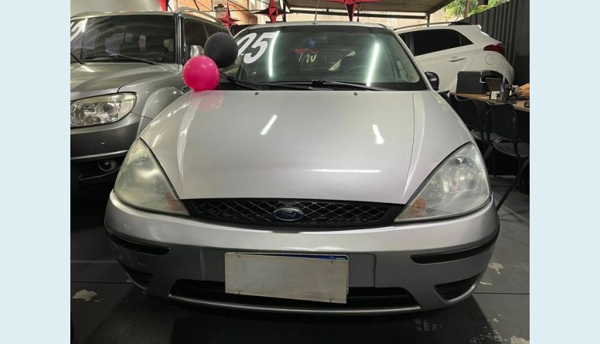 FORD FOCUS 1.6 MANUAL 4P - PRATA - 2005 Foto 5 (Grande)