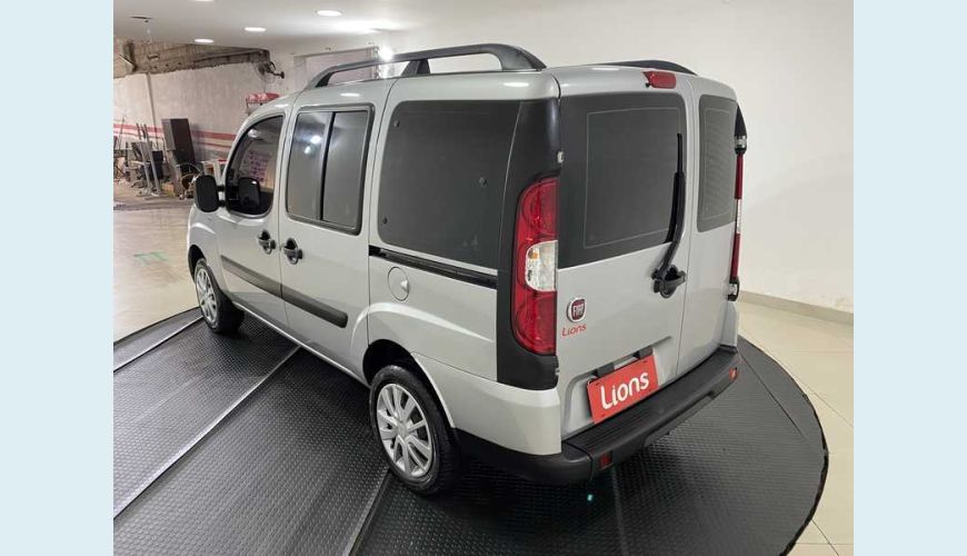 FIAT DOBLO ESSENCE 1.8 FLEX MANUAL 4P - PRATA - 2018 Foto 5 (Grande)