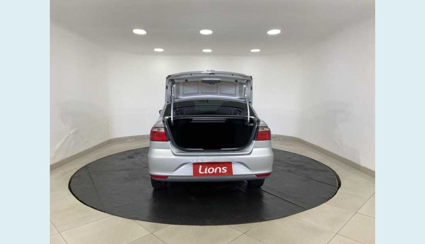 VOLKSWAGEN VOYAGE VHT 1.6 FLEX MANUAL 4P - PRATA - 2014 Foto 5 (Grande)