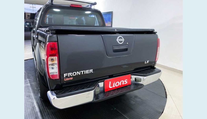 NISSAN FRONTIER XE 4X4 2.5 16V DIESEL MANUAL 4P - PRATA - 2013 Foto 5 (Grande)