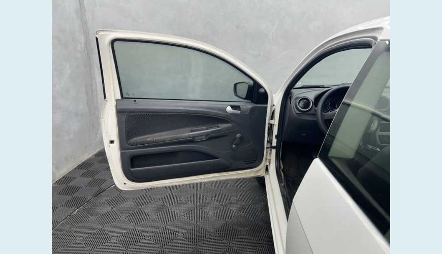 VOLKSWAGEN GOL TEC CITY 1.0 FLEX MANUAL 2P - BRANCO - 2015 Foto 5 (Grande)