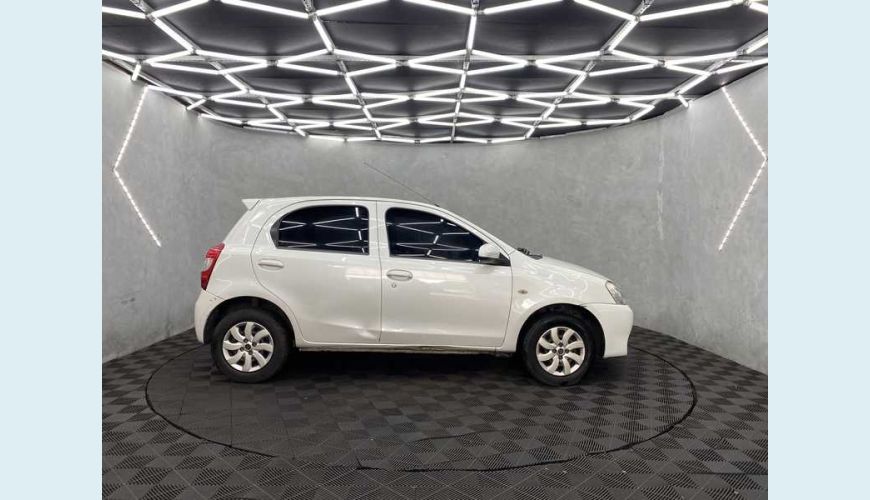 TOYOTA ETIOS X 1.3 FLEX MANUAL 4P - BRANCO - 2016 Foto 5 (Grande)