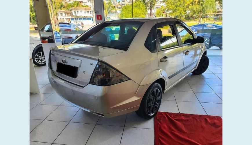 FORD FIESTA 1.6 MPI 8V FLEX MANUAL 4P - PRATA - 2014 Foto 5 (Grande)