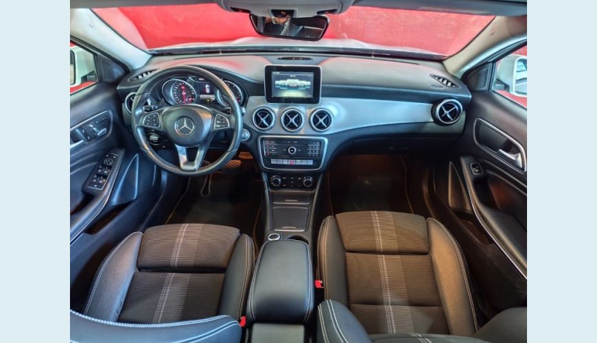 MERCEDES-BENZ MERCEDES-BENZ GLA 200 FLEX AUT. 4P - BRANCO - 2018 Foto 5 (Grande)