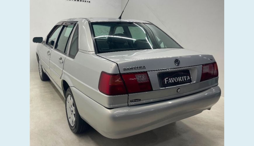 VOLKSWAGEN VOLKSWAGEN SANTANA 2.0 MI FLEX MANUAL 4P - PRATA - 2000 Foto 5 (Grande)
