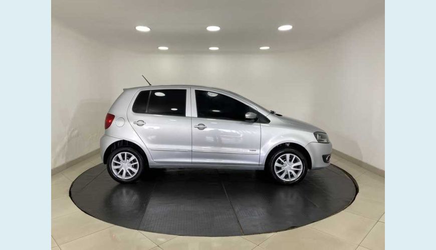 VOLKSWAGEN FOX 1.0 8V FLEX MANUAL 4P - PRATA - 2011 Foto 5 (Grande)