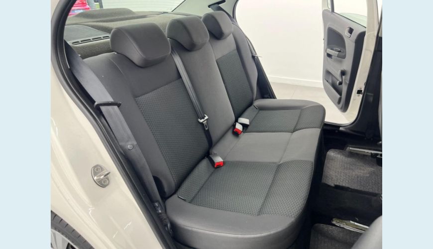 VOLKSWAGEN VOYAGE 1.6 FLEX AUT. 4P - BRANCO - 2022 Foto 5 (Grande)