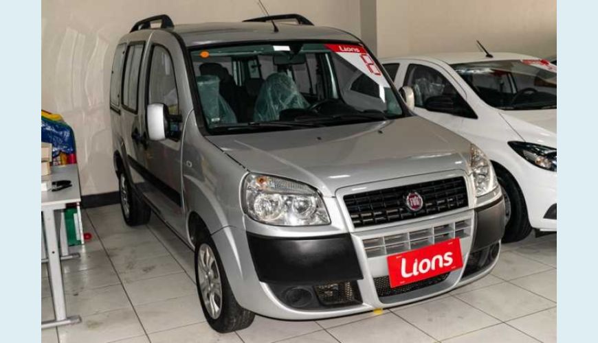 FIAT DOBLO ESSENCE 1.8 7L FLEX MANUAL 4P - PRATA - 2018 Foto 5 (Grande)