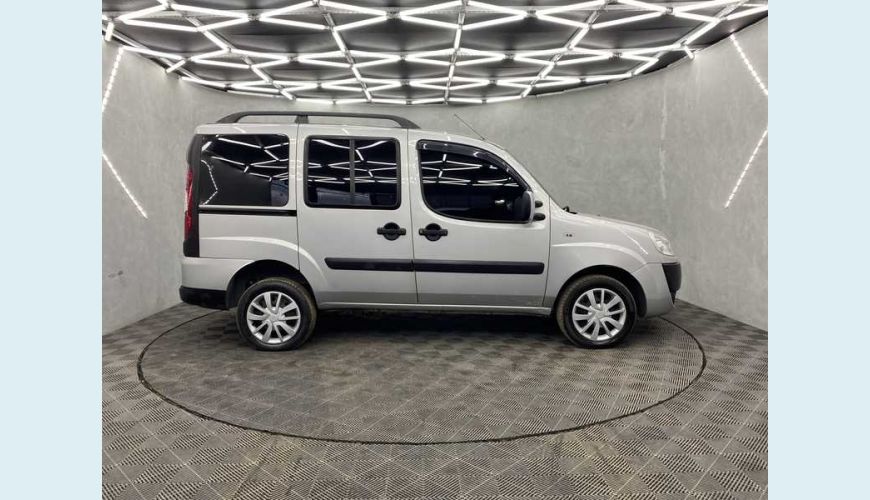 FIAT DOBLO ESSENCE 1.8 FLEX MANUAL 4P - PRATA - 2018 Foto 5 (Grande)