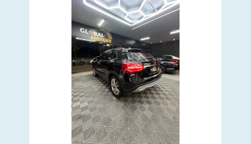 MERCEDES-BENZ GLA 200 AUT. 4P - PRETO - 2016 Foto 5 (Grande)