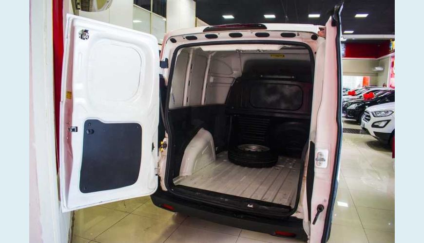 FIAT FIAT FIORINO FURGAO 1.4 EVO FLEX MANUAL 3P - BRANCO - 2018 Foto 5 (Grande)