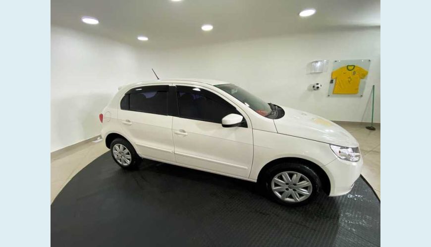 VOLKSWAGEN GOL 1.0 MI TOTAL FLEX 8V 4P - BRANCO - 2013 Foto 5 (Grande)