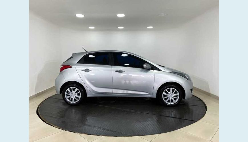 HYUNDAI HYUNDAI HB20 COMFORT PLUS 1.6 FLEX MANUAL 4P - PRATA - 2017 Foto 5 (Grande)