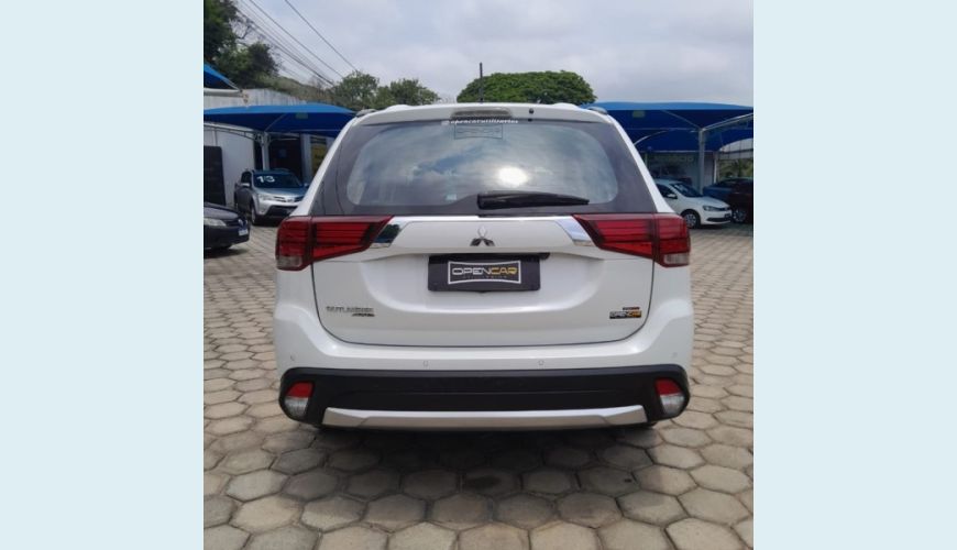 MITSUBISHI MITSUBISHI OUTLANDER 4X4 2.2 16V DIESEL AUT. 4P - BRANCO - 2016 Foto 5 (Grande)