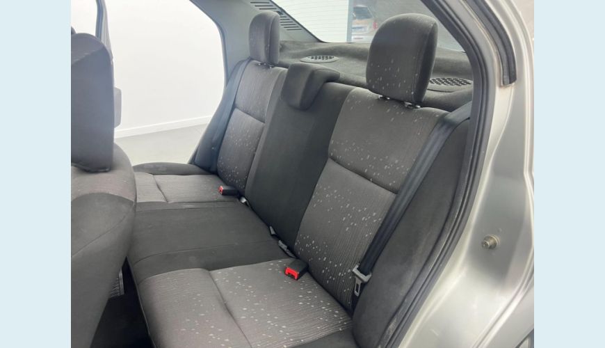 RENAULT LOGAN EXP 16 HP FLEX MANUAL 4P - PRATA - 2013 Foto 5 (Grande)