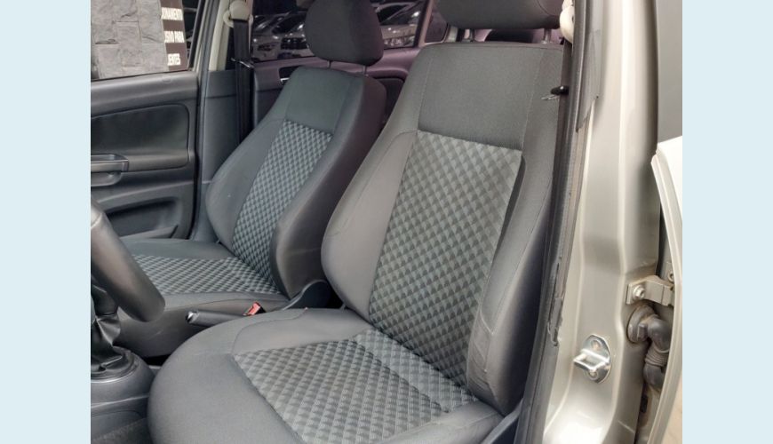 VOLKSWAGEN VOLKSWAGEN VOYAGE FLEX MANUAL 4P - PRATA - 2016 Foto 5 (Grande)