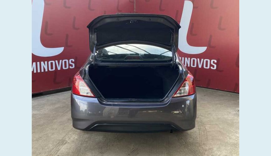 NISSAN VERSA SV 1.6 16V FLEX AUT. 4P - CINZA - 2017 Foto 5 (Grande)