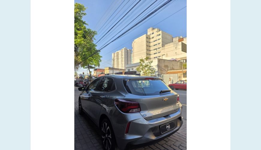 CHEVROLET ONIX FLEX AUT. 4P - PRATA - 2025 Foto 5 (Grande)