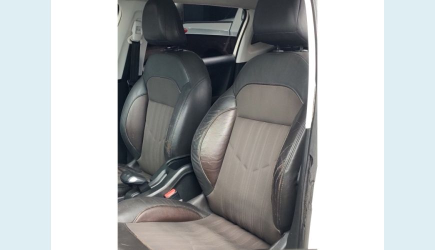 PEUGEOT 2008 - BRANCO - 2017 Foto 5 (Grande)
