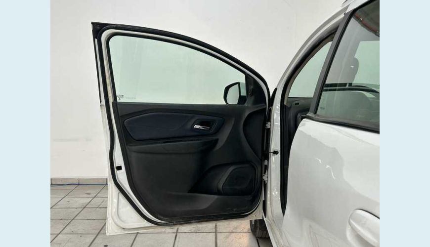 CHEVROLET SPIN PREMIER 1.8 (AUT.) - BRANCO - 2023 Foto 5 (Grande)