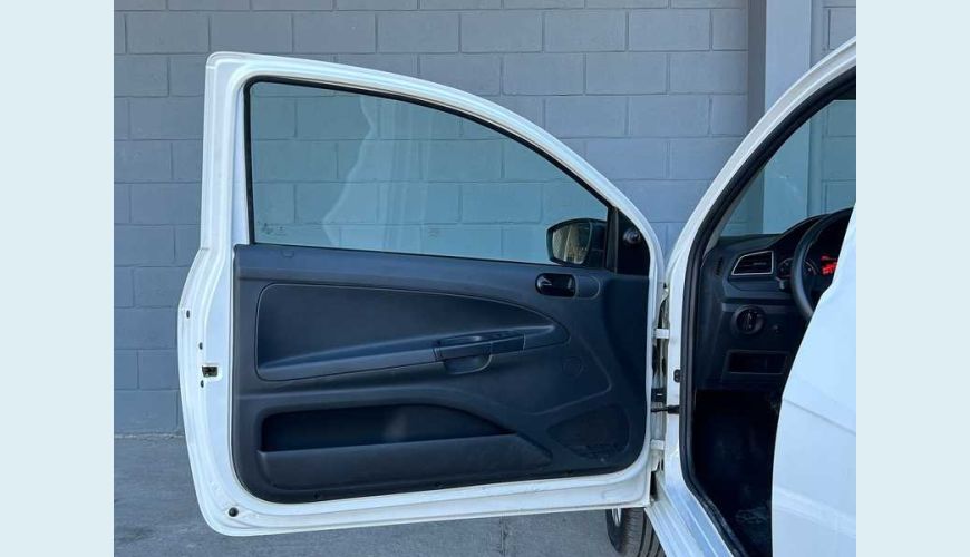 VOLKSWAGEN SAVEIRO ROBUST 1.6 MSI CS (FLEX) - BRANCO - 2023 Foto 5 (Grande)