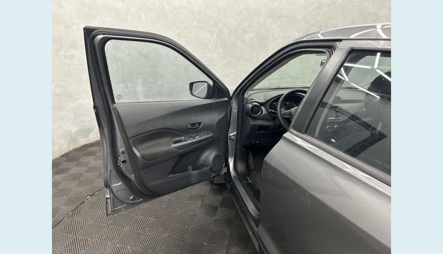 NISSAN KICKS ACTIVE 1.6 (FLEX) - PRATA - 2024 Foto 5 (Grande)