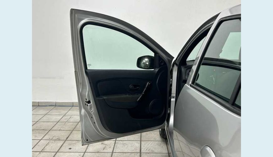 RENAULT LOGAN ZEN 1.0 - PRATA - 2024 Foto 5 (Grande)