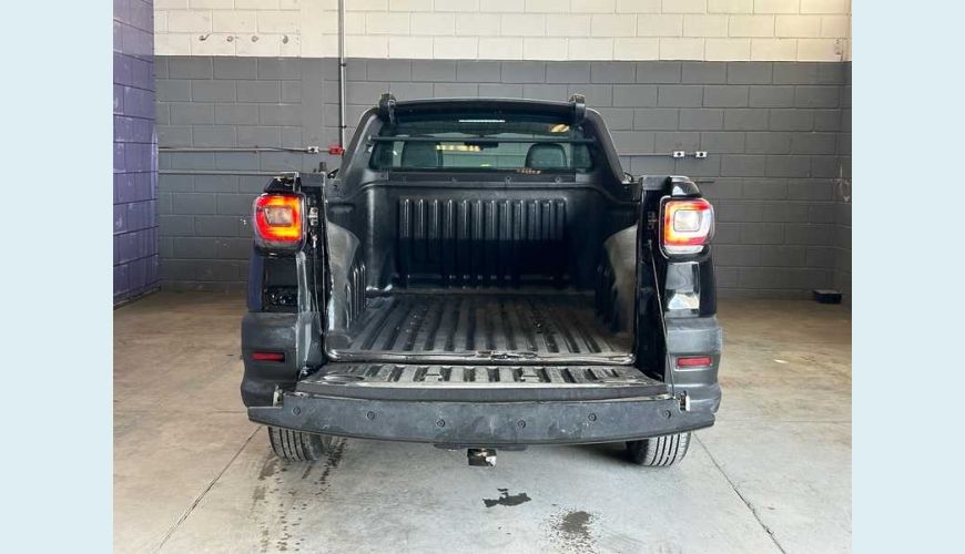 FIAT STRADA ENDURANCE 1.4 CS - PRETO - 2023 Foto 5 (Grande)