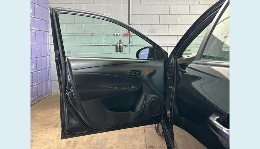 TOYOTA YARIS XL 1.5 (FLEX) (AUT) - PRETO - 2025 Foto 5 (Grande)