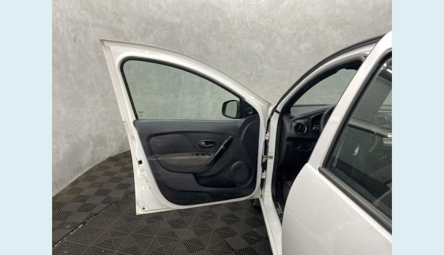 RENAULT LOGAN ZEN 1.0 12V SCE (FLEX) - BRANCO - 2023 Foto 5 (Grande)