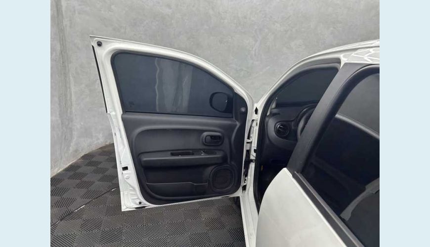 FIAT MOBI LIKE 1.0 (FLEX) - BRANCO - 2023 Foto 5 (Grande)