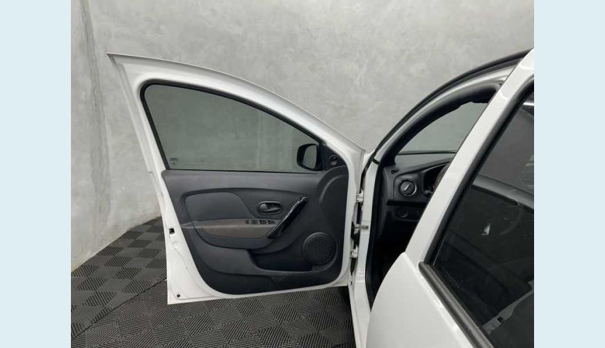 RENAULT LOGAN ZEN 1.0 - BRANCO - 2024 Foto 5 (Grande)