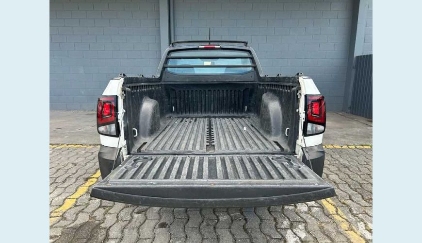 VOLKSWAGEN SAVEIRO ROBUST TOTAL FLEX 16V - BRANCO - 2025 Foto 5 (Grande)