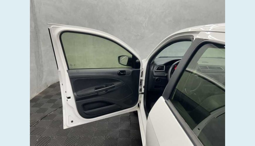 VOLKSWAGEN VOYAGE 1.6 - BRANCO - 2022 Foto 5 (Grande)