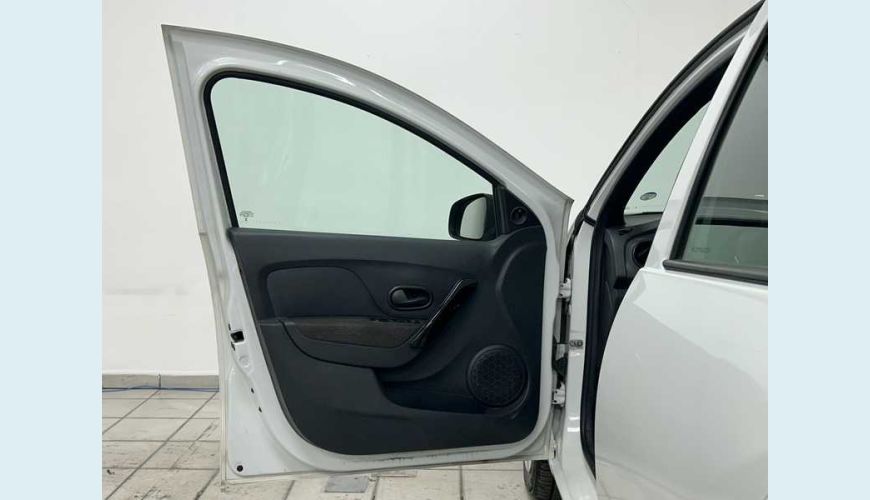 RENAULT LOGAN ZEN 1.0 - BRANCO - 2025 Foto 5 (Grande)