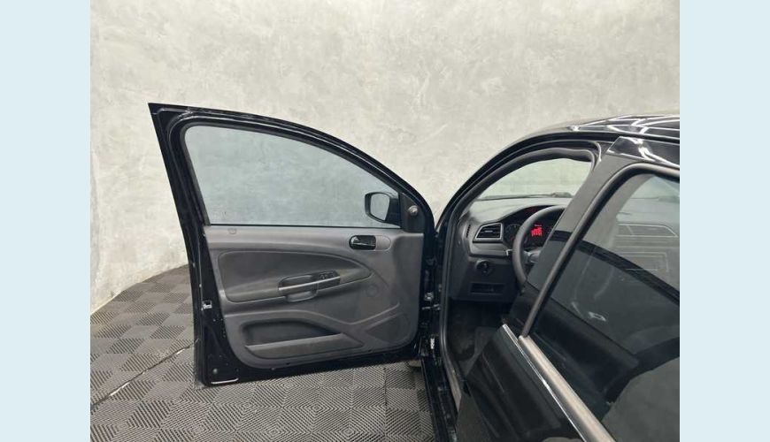 VOLKSWAGEN VOYAGE 1.6 - PRETO - 2022 Foto 5 (Grande)