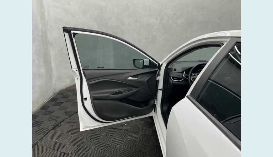 CHEVROLET ONIX PLUS LTZ 1.0 TURBO (AUT.) - BRANCO - 2023 Foto 5 (Grande)