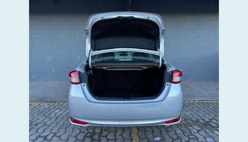 TOYOTA YARIS SEDAN XL 1.5 FLEX AUT. - PRATA - 2025 Foto 5 (Grande)