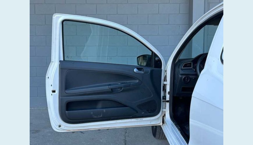 VOLKSWAGEN SAVEIRO ROBUST TOTAL FLEX 16V - BRANCO - 2025 Foto 5 (Grande)