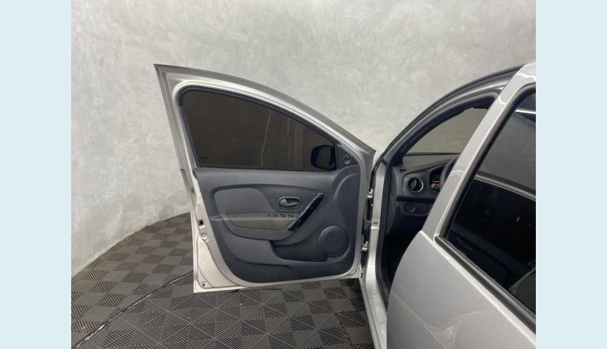 RENAULT LOGAN ZEN 1.0 12V SCE FLEX - PRATA - 2023 Foto 5 (Grande)