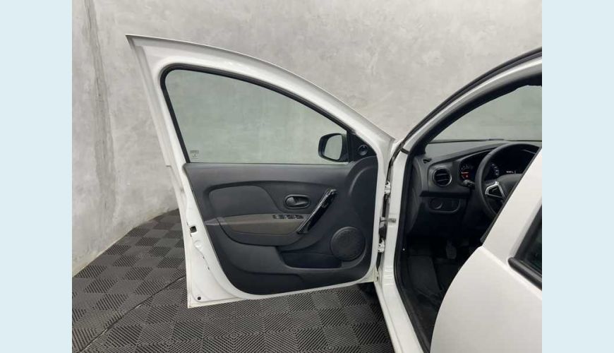 RENAULT LOGAN ZEN 1.0 12V SCE FLEX - BRANCO - 2023 Foto 5 (Grande)