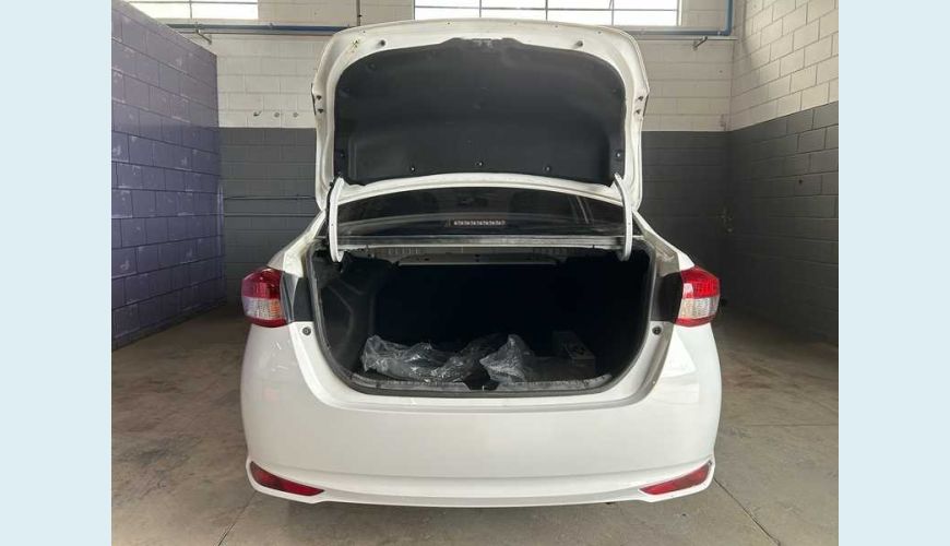 TOYOTA YARIS SEDAN XL 1.5 FLEX 16V 4P AUT. - BRANCO - 2023 Foto 5 (Grande)
