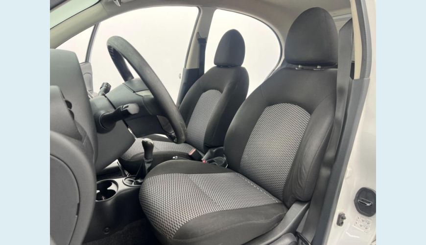 NISSAN MARCH 10S FLEX MANUAL 4P - BRANCO - 2015 Foto 5 (Grande)