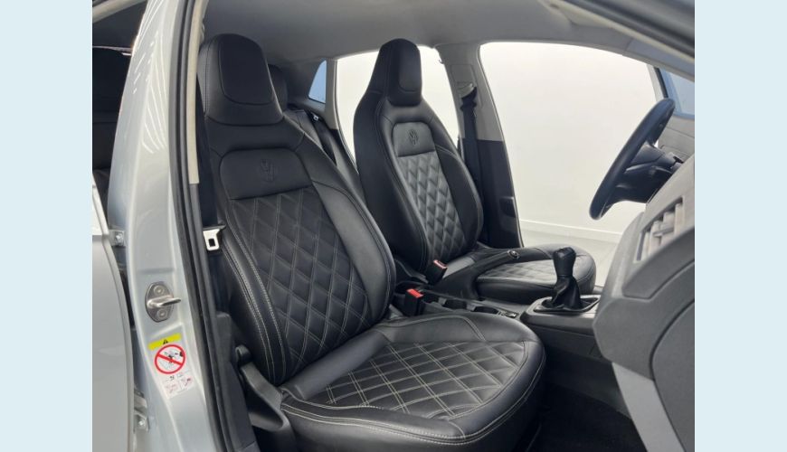 VOLKSWAGEN POLO MA FLEX MANUAL 4P - PRATA - 2023 Foto 5 (Grande)