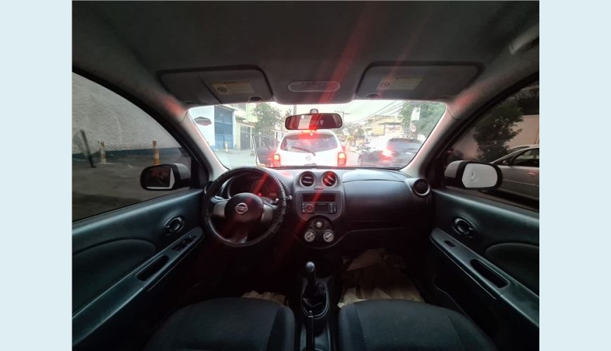 NISSAN MARCH 1.0 S 16V FLEX 4P MANUAL - BRANCO - 2013 Foto 6 (Grande)